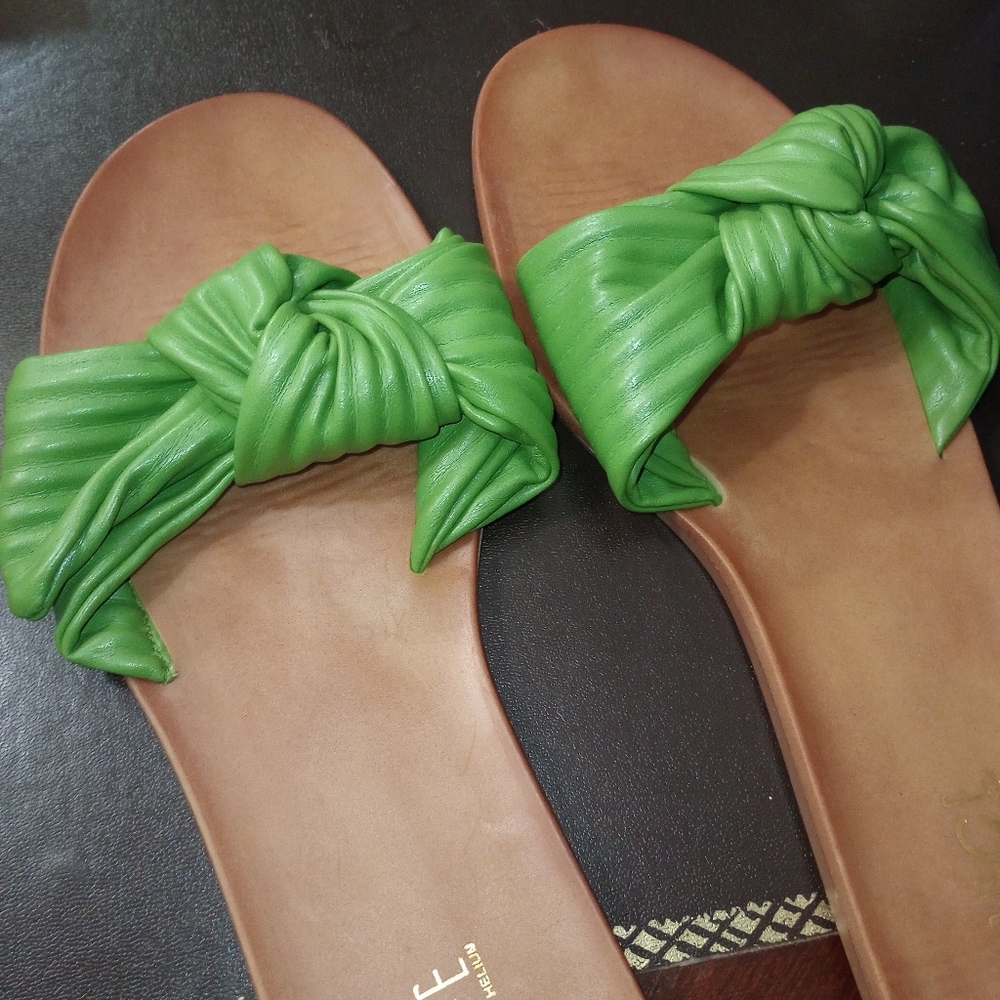 Kelly Green Women's Slide Size 12
